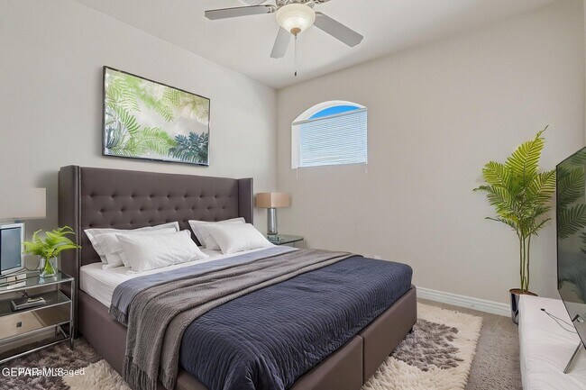 Building Photo - 11441 Victor Flores Pl