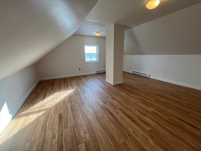 Building Photo - 36 Everett St