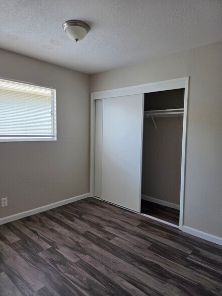 Building Photo - 25684 Spring Dr