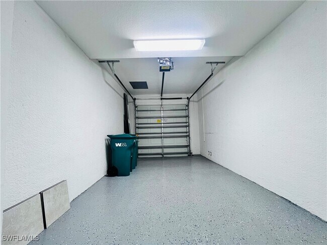 Building Photo - 1435 Mariposa Cir