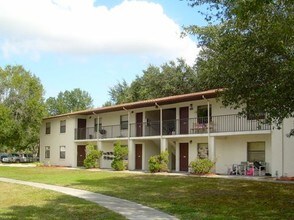 Building Photo - Cedar Hollow Apartments
