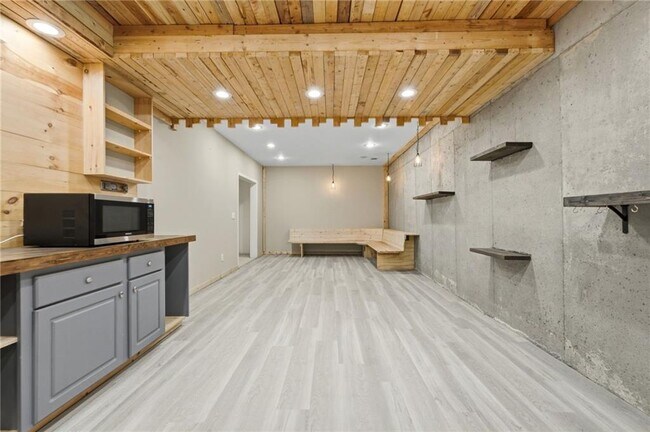 Building Photo - 3561 Carriage Glen Way