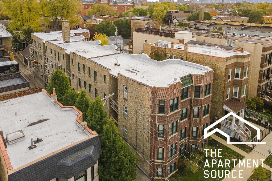 Building Photo - 3837 N Greenview Ave