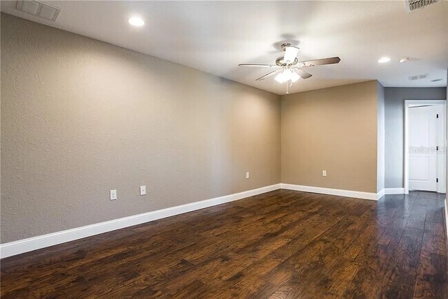 Building Photo - 5438 Lunn Landings Ave