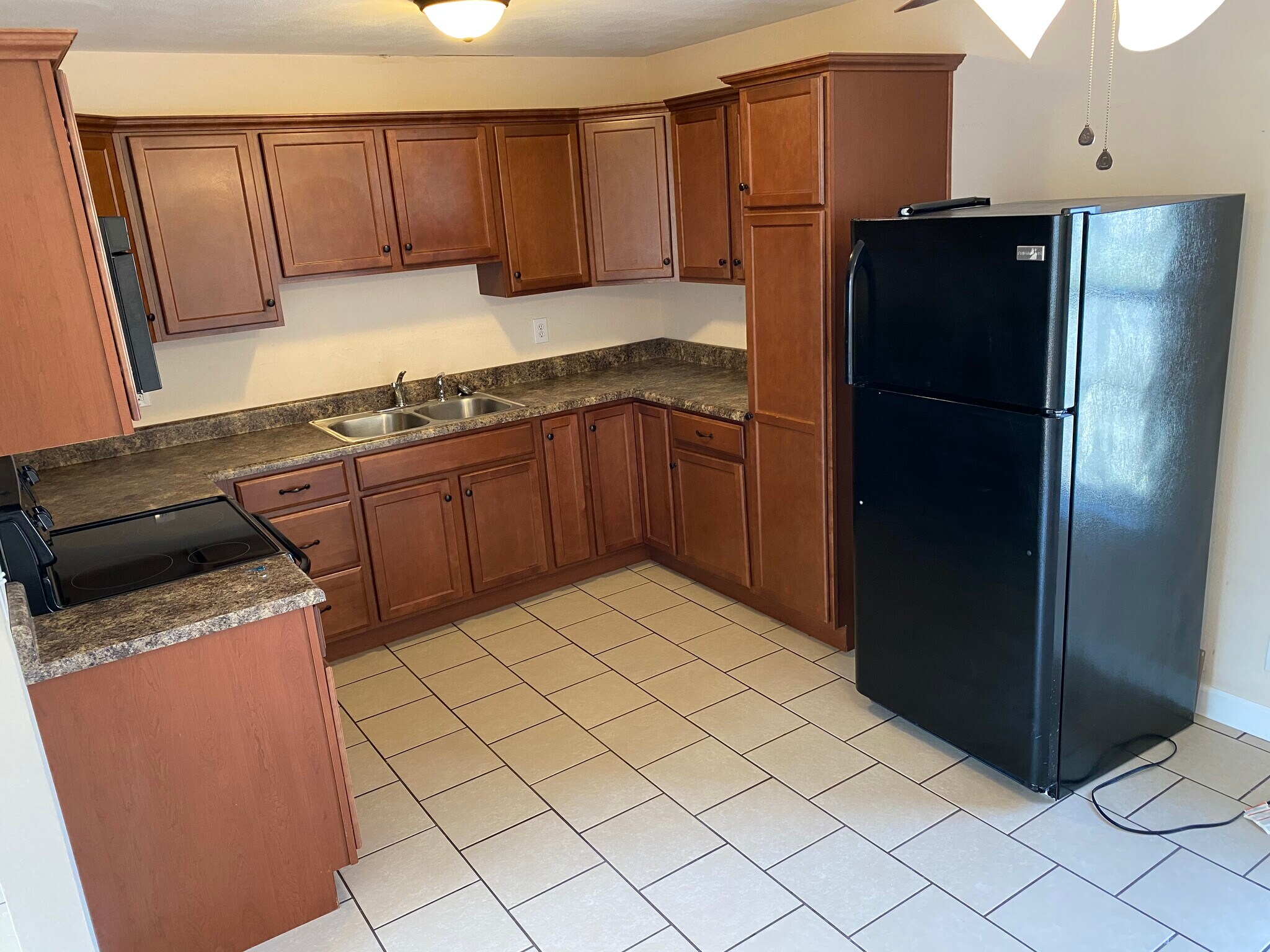 Building Photo - 124 Kenneth Dr