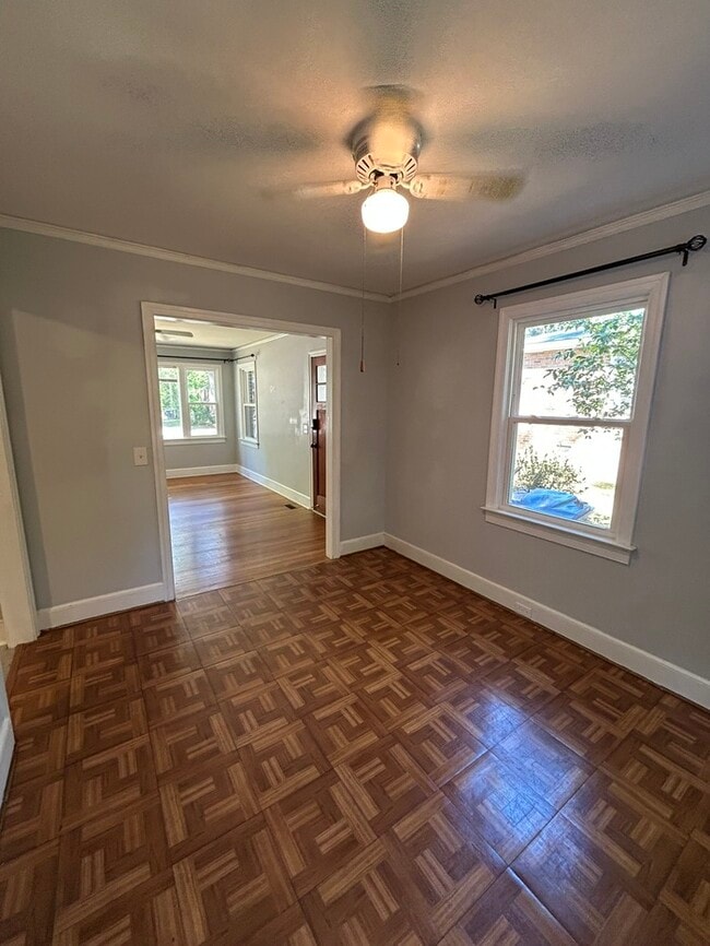 Building Photo - 2624 Marling Dr