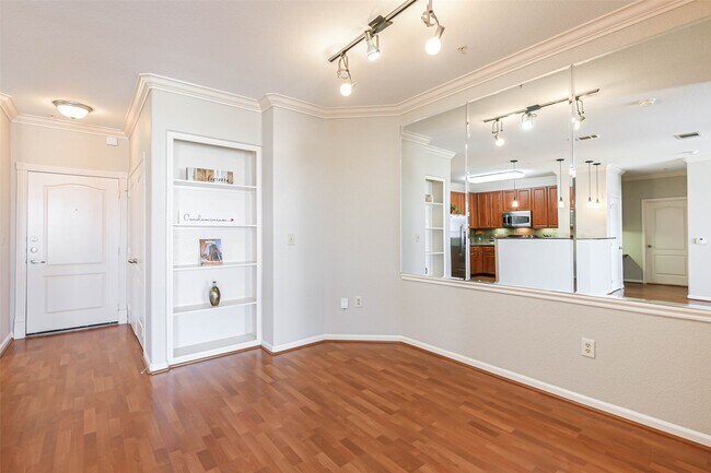 Building Photo - 1711 Old Spanish Trl