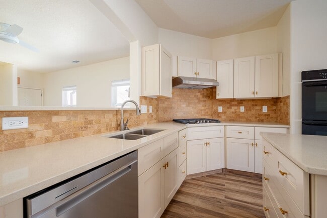 Building Photo - Move-In Ready Beauty Available Now!