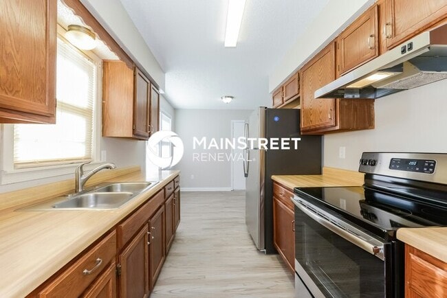 Building Photo - 3 Bedroom Pet-Friendly Home in Pleasant Hi...