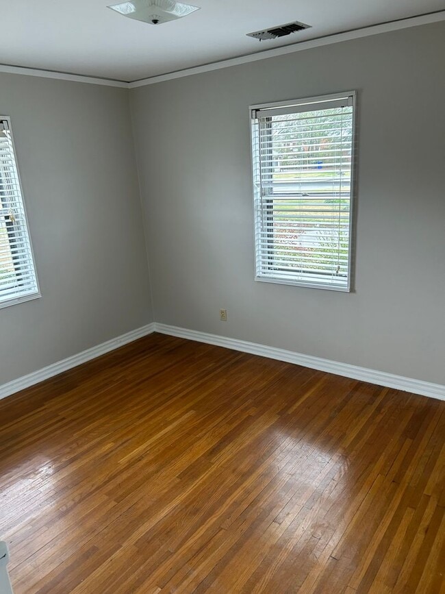 Building Photo - House for rent
