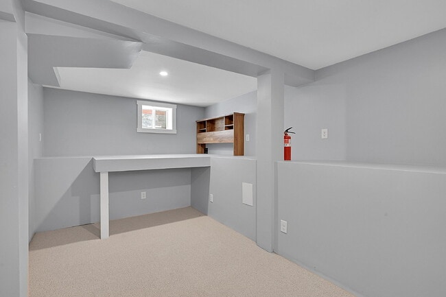 Building Photo - $3,595 - 3 Bed, 2 Bath Updated Home In Den...