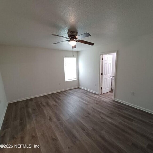 Building Photo - 3 BR 2 BA Home with Small Town Living