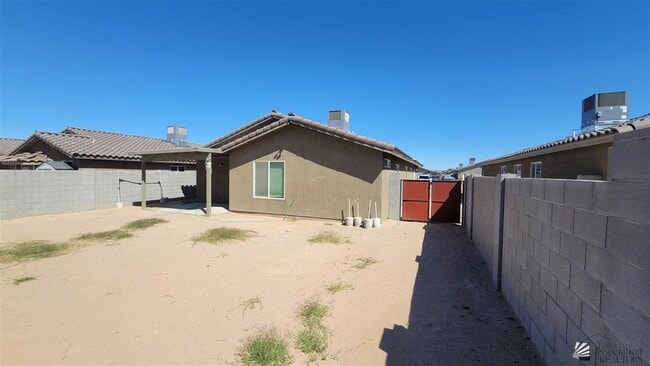 Building Photo - 7905 E 44th Ln