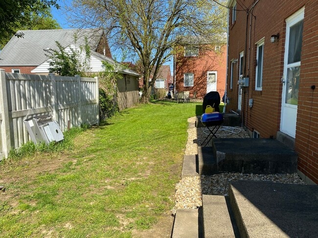Building Photo - Outstanding 2 Bedroom in Cheswick with Central A/C & Yard! Call Today!