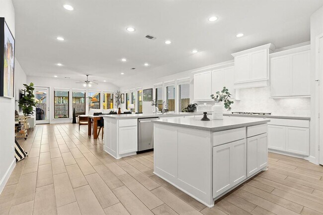 Building Photo - 1909 Sir Nathaniel Ln