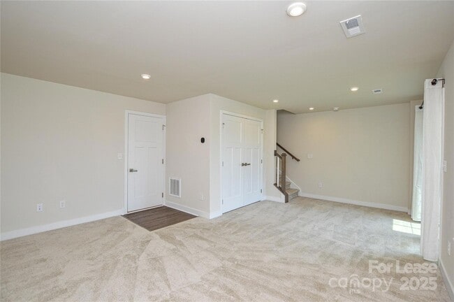 Building Photo - 9833 Oaklawn Blvd NW