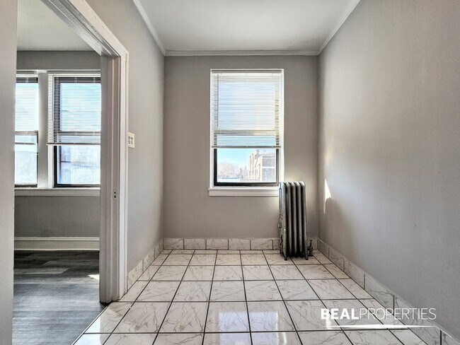 Building Photo - 4851 N Damen Ave