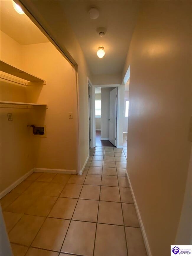 Building Photo - 501 Independence Ct