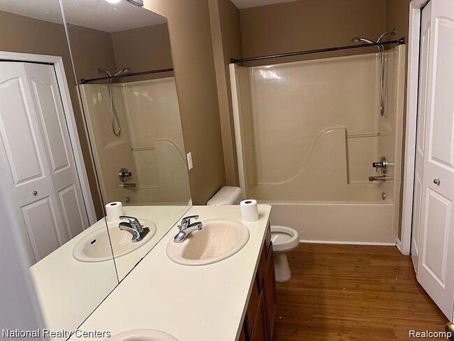 Building Photo - 1792 Bentley Ct