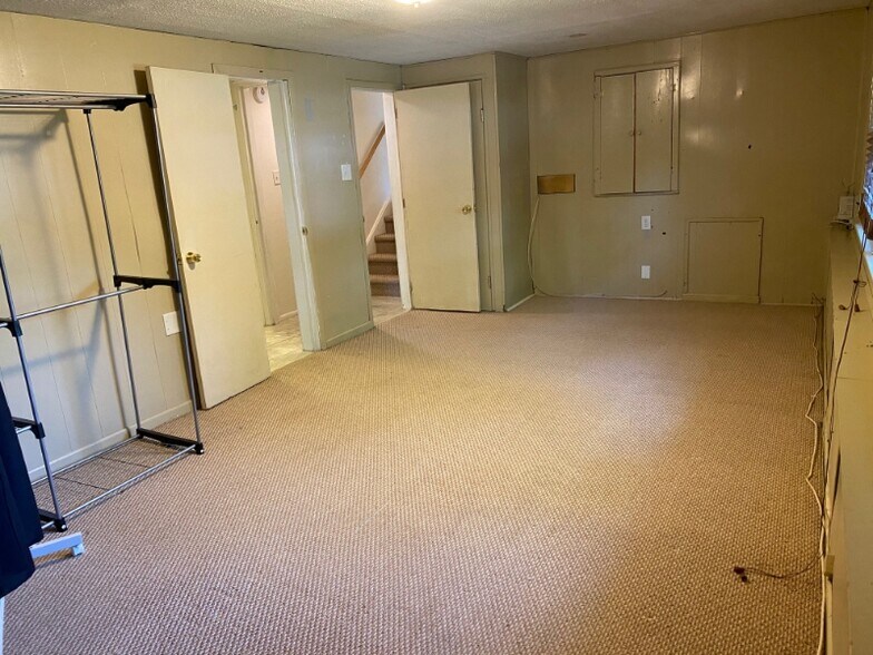 Building Photo - 47 Dixmont Ave
