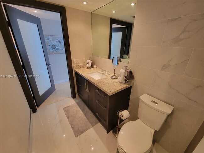 Building Photo - 1830 S Ocean Dr