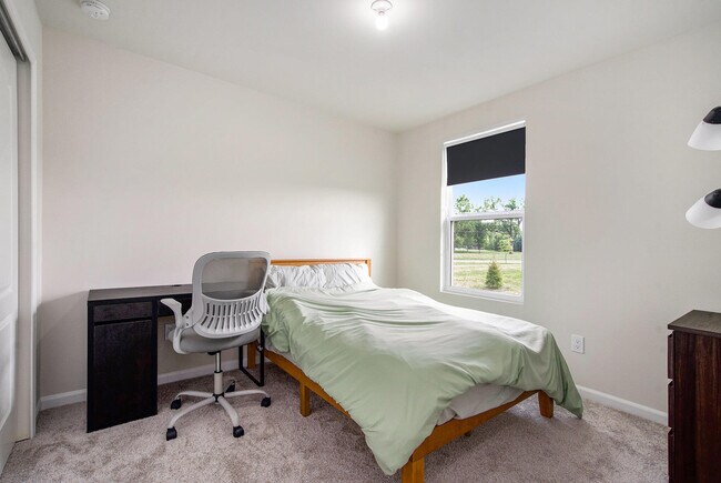 Building Photo - 5525 E Spaniel Dr