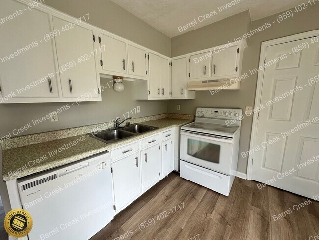 Building Photo - 520 Denmark Drive