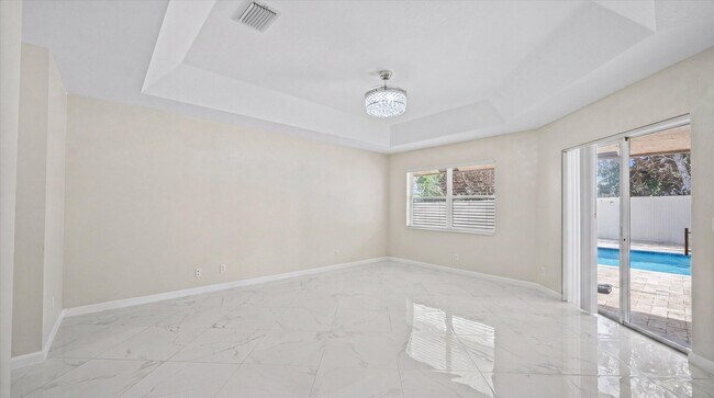 Building Photo - 5450 NW South Crisona Ct