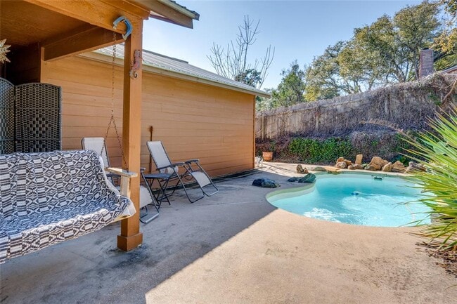 Building Photo - 6936 Chinook Dr