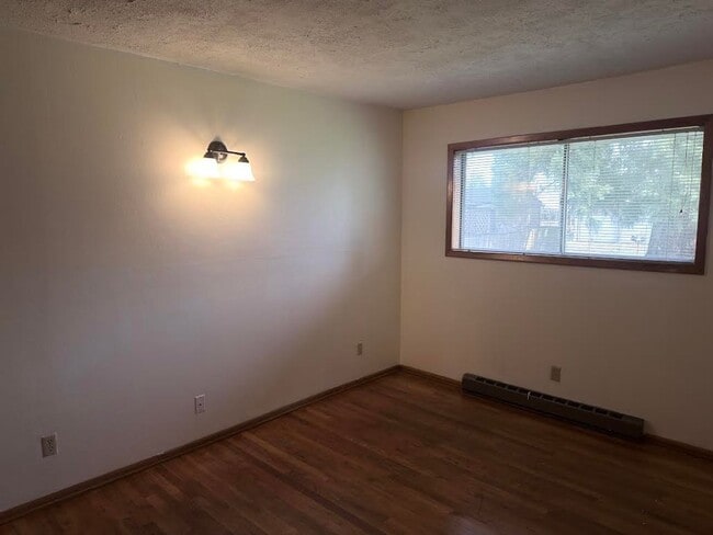 Building Photo - Vintage Ranch on Spacious Lot