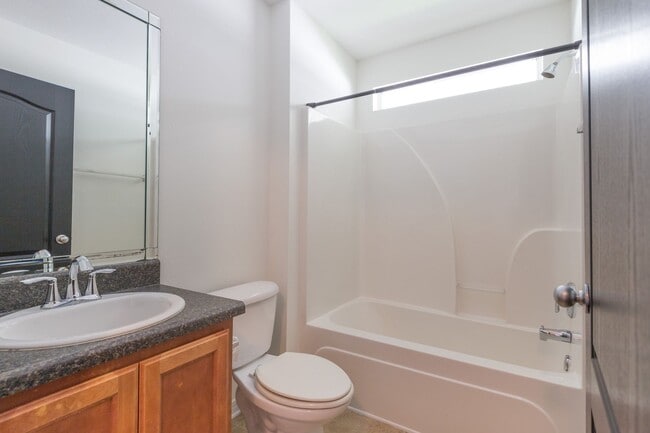 Building Photo - Centrally located 3 bedroom home