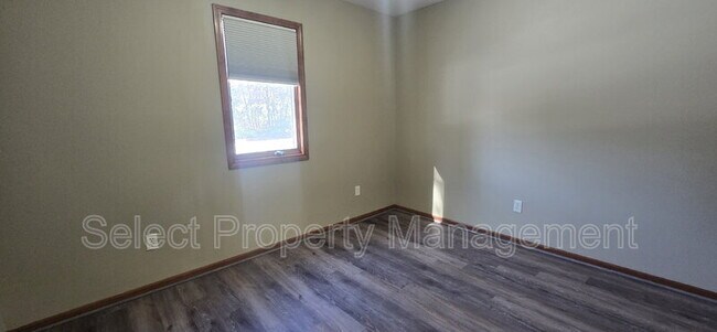 Building Photo - 5308 Gardenview Ave