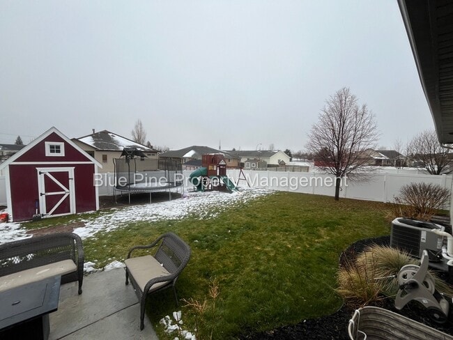 Building Photo - 2717 Mary Dr