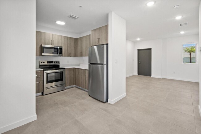 Building Photo - 1295 W 69th St