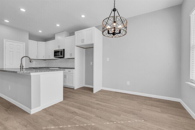 Building Photo - 4905 Paula St