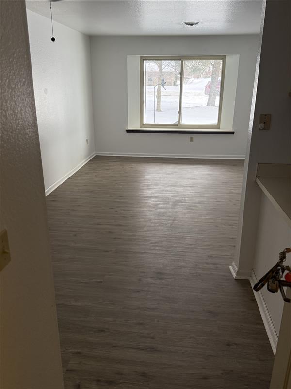 Building Photo - Pinecrest Manor