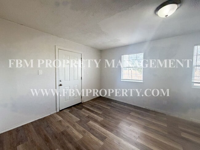 Building Photo - 107 Berrys Chapel Rd