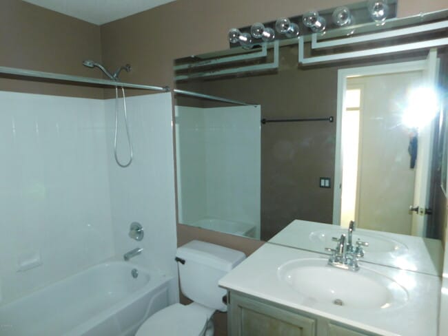 Building Photo - 3510 E Edna Ave