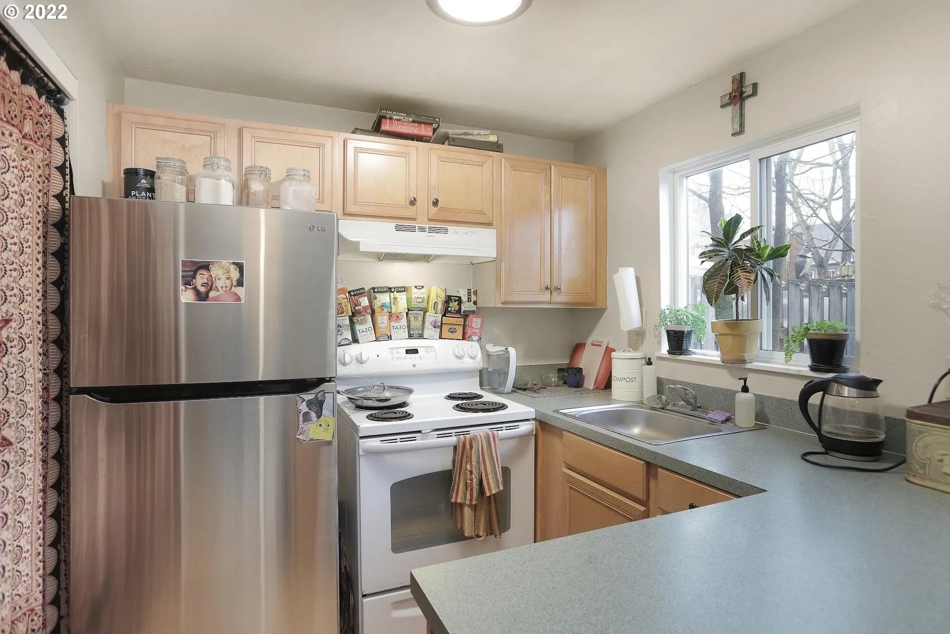 Building Photo - 4167 SE Cesar E Chavez Blvd