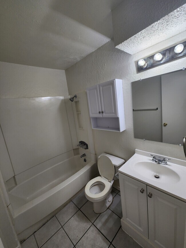 Building Photo - 3804 Rocky Hollow Trl