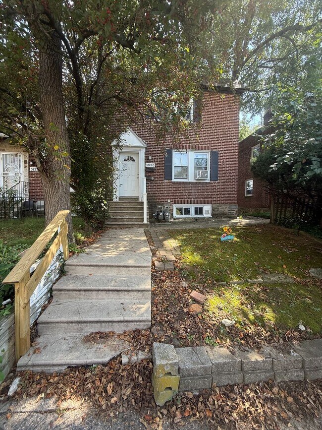 Building Photo - 3830 Berkley Ave