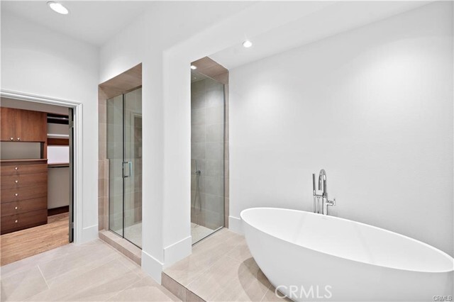 Building Photo - 48 Talmont