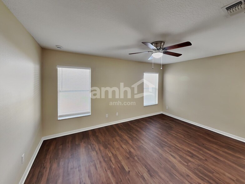 Building Photo - 2340 Norwood Pl