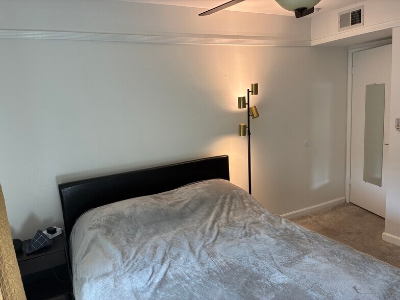 Bedroom - 25718 Hogan Dr