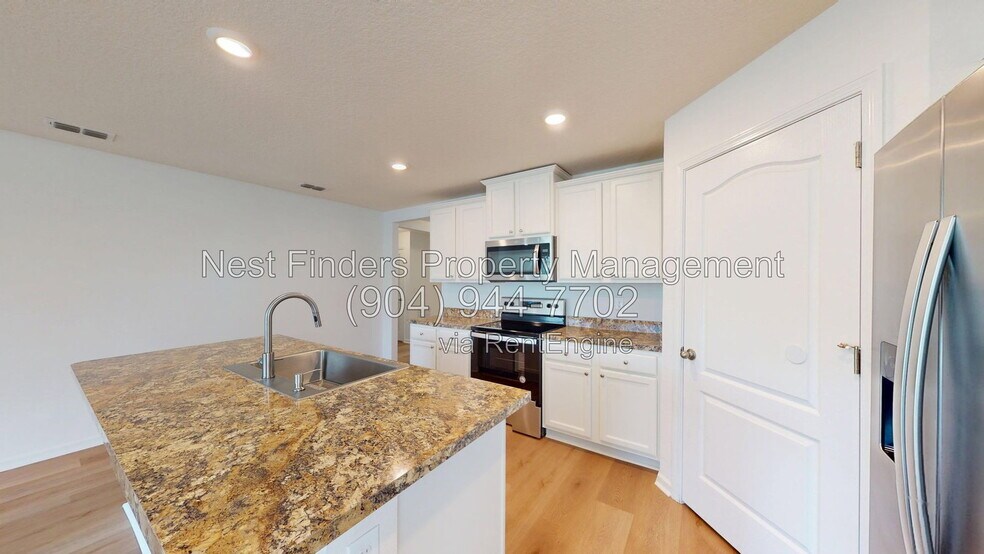 Building Photo - 3629 Alta Lakes Blvd