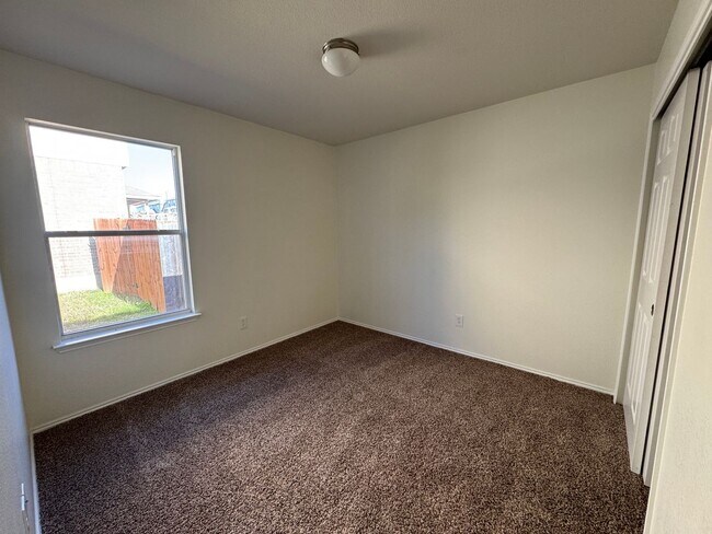 Building Photo - 4-Bedroom House for Rent in Killeen *Save $100/Month!*