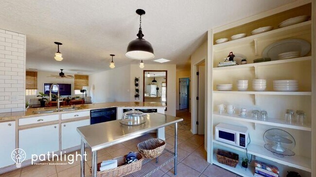 Building Photo - 936 Somerset Meadows Drive NE