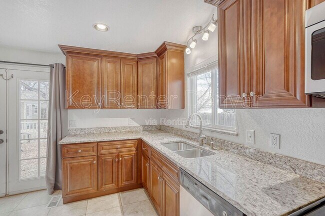 Building Photo - 4345 Gray St