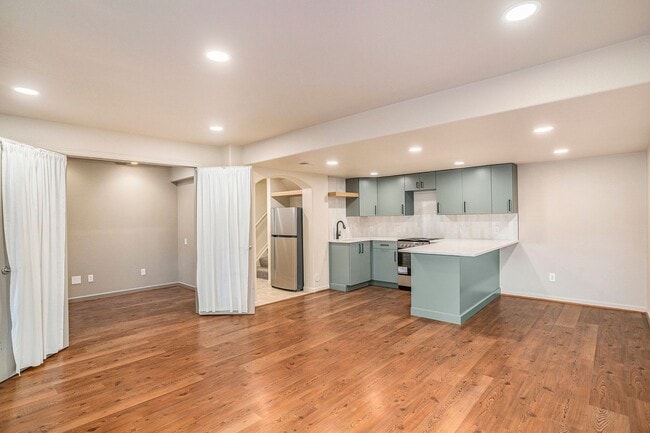 Building Photo - Beautiful 4 Bed, 3.5 Bath Home in Grant Ranch Neighborhood!