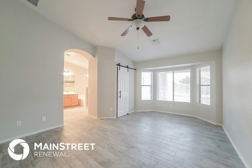 Building Photo - 7917 W Hess Ave